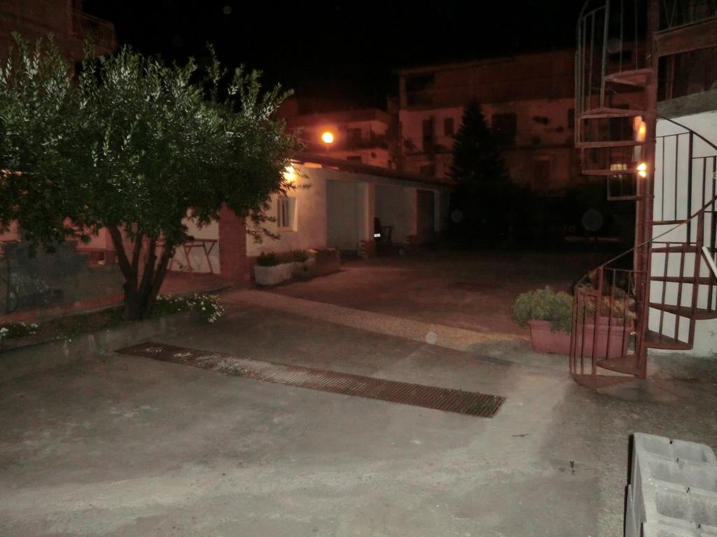 B&B Civico 115 Gaggi Exterior foto